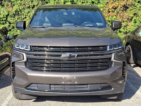 Used 2021 Chevrolet Suburban RST w/ Max Trailering Package AWD/4WD image 2