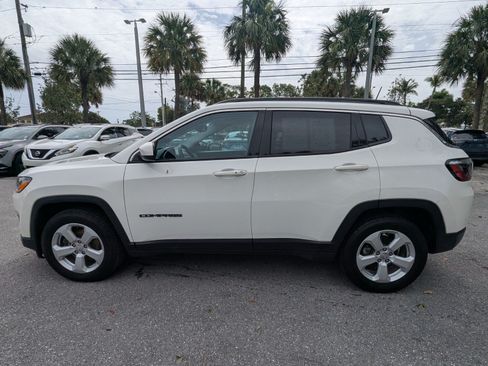 Used 2021 Jeep Compass Latitude w/ Sun and Sound Group FWD image 4