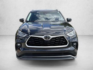 Used 2020 Toyota Highlander XLE AWD/4WD video 2