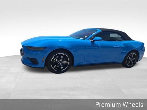 Used 2025 Ford Mustang Premium RWD image 13