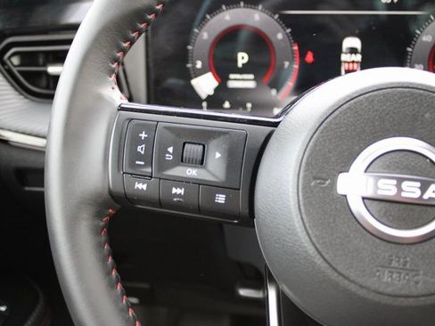 Used 2025 Nissan Kicks SR image 10