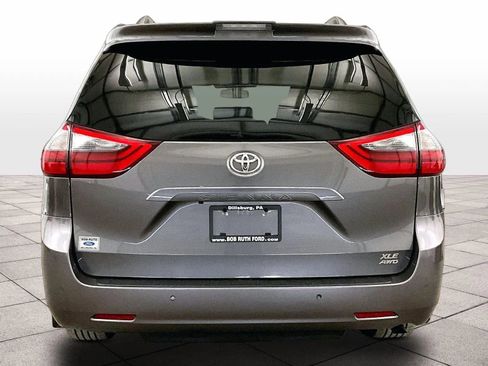 Used 2020 Toyota Sienna XLE w/ XLE Navigation Package AWD/4WD image 4