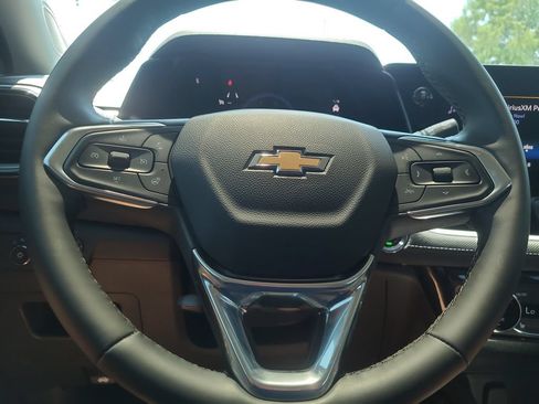 Used 2025 Chevrolet TrailBlazer LT w/ Convenience Package FWD image 25