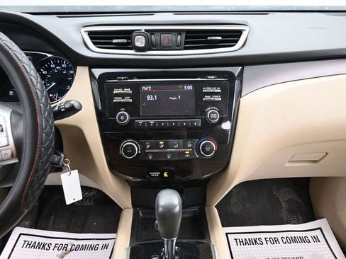 Used 2016 Nissan Rogue S image 17