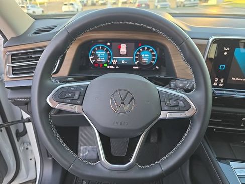 Used 2024 Volkswagen Atlas SE FWD image 13