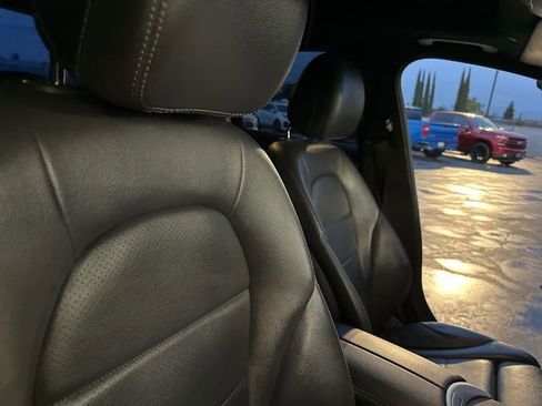 Used 2019 Mercedes-Benz C 300 Sedan image 29