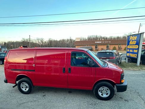 Used 2013 Chevrolet Express 2500 image 7