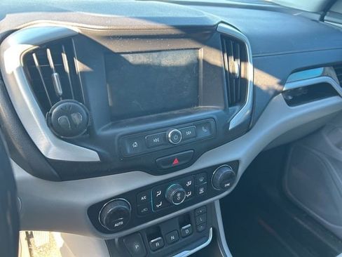 Used 2019 GMC Terrain SLE w/ Driver Convenience Package FWD image 11