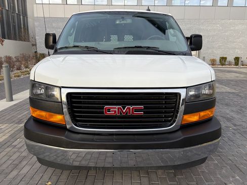 Used 2024 GMC Savana 2500 w/ Driver Convenience Package image 3