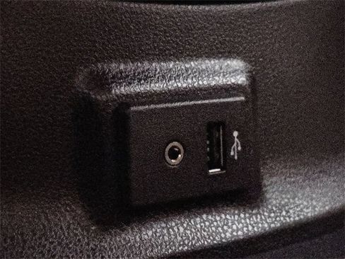 Used 2017 Nissan Versa SV image 34