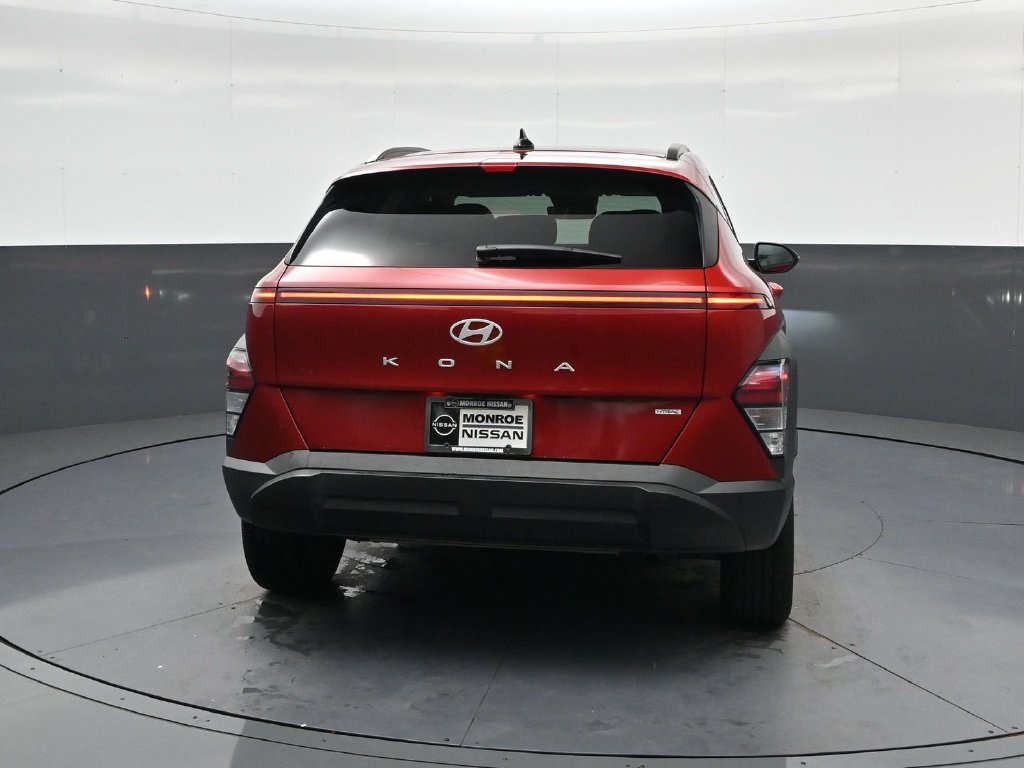 Used 2025 Hyundai Kona SEL AWD/4WD image 8
