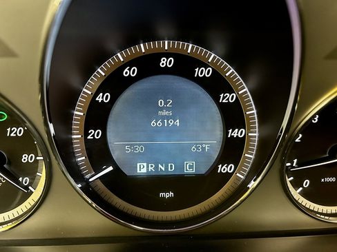 Used 2010 Mercedes-Benz C 300 Sedan image 19