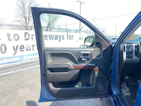 Used 2017 GMC Sierra 1500 SLE w/ Suspension Package, Off-Road AWD/4WD image 12