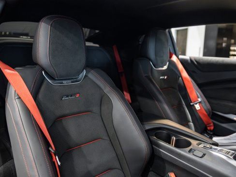 Used 2018 Chevrolet Camaro ZL1 image 33