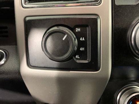 Used 2020 Ford F150 Lariat w/ Equipment Group 502A Luxury image 28