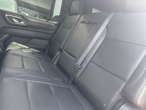 Used 2022 Chevrolet Suburban Z71 image 35