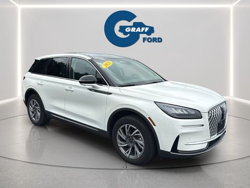 Used 2023 Lincoln Corsair AWD w/ Equipment Group 101A image 4