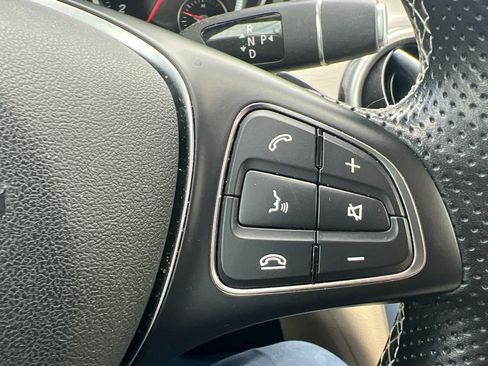 Used 2019 Mercedes-Benz GLA 250 4MATIC image 2