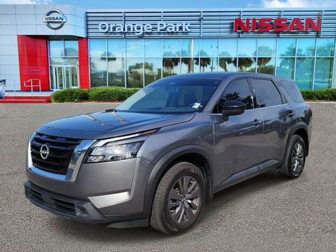 Used 2024 Nissan Pathfinder S AWD/4WD image 4