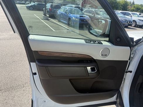 Used 2017 Land Rover Discovery HSE Luxury AWD/4WD image 13