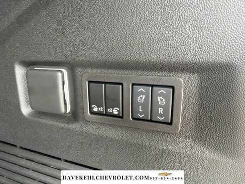 Used 2024 Chevrolet Tahoe Premier w/ Premium Package 2 AWD/4WD image 32