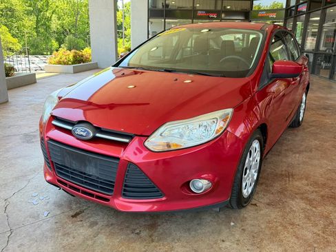 Used 2012 Ford Focus SE FWD image 3