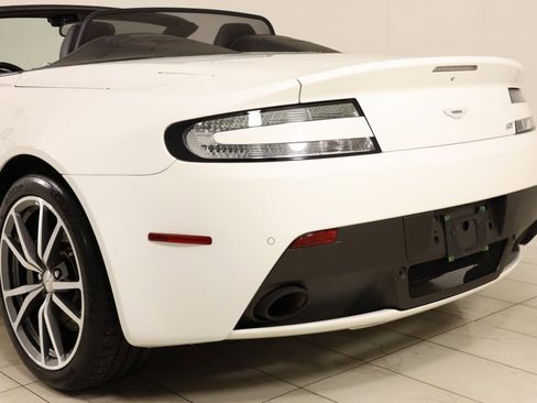 Used 2016 Aston Martin V8 Vantage GT image 42