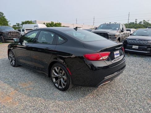 Used 2015 Chrysler 200 S w/ Navigation & Sound Group I FWD image 3