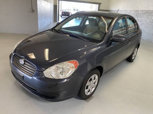 Used 2010 Hyundai Accent GLS FWD image 5