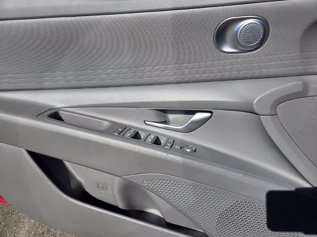 Used 2024 Hyundai Elantra SEL FWD image 19