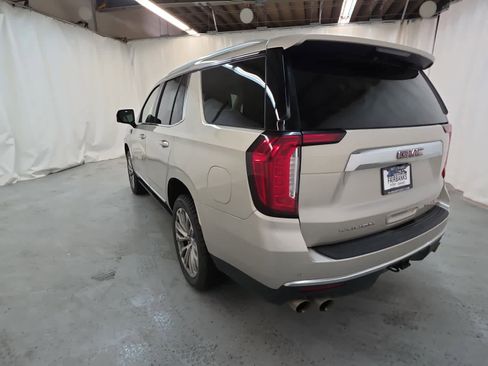 Used 2021 GMC Yukon Denali w/ Denali Premium Package image 4