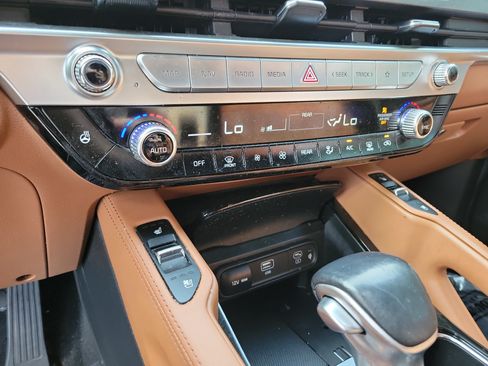 Used 2023 Kia Telluride EX X-Line AWD/4WD image 19