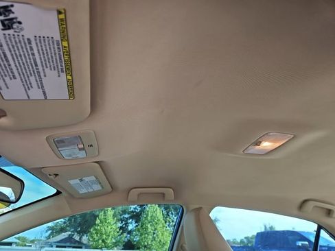 Used 2017 Toyota Corolla LE image 28