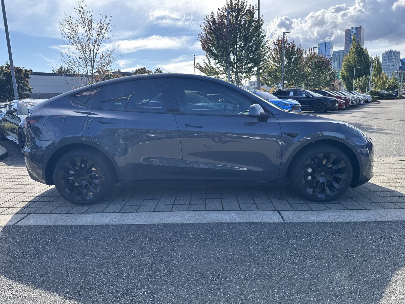 Used 2022 Tesla Model Y Long Range AWD/4WD image 4