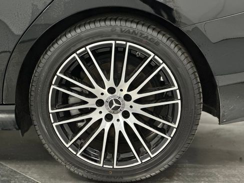 Used 2024 Mercedes-Benz C 300 Sedan image 25