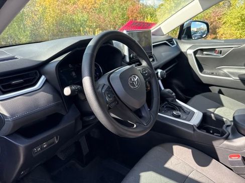 Used 2023 Toyota RAV4 AWD Hybrid image 14