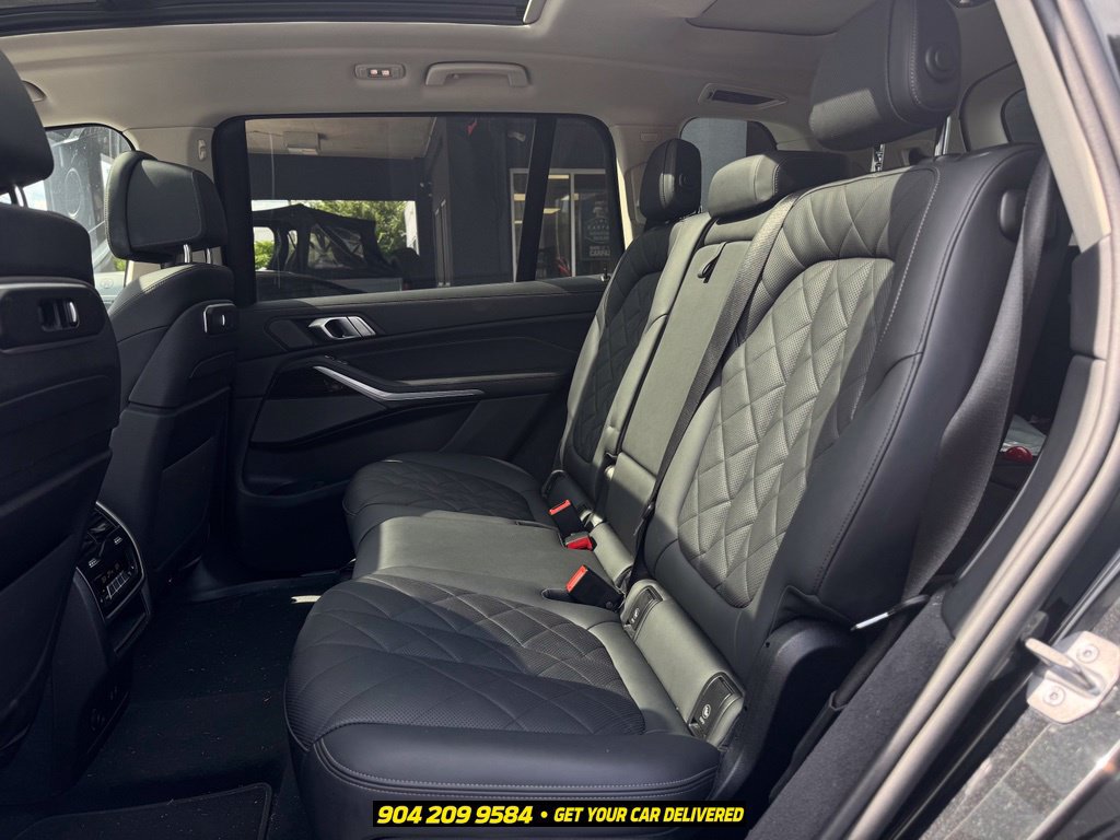 Used 2024 BMW X7 xDrive40i w/ Premium Package AWD/4WD image 25