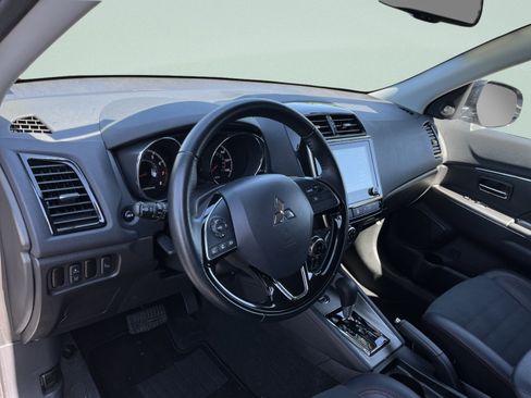 Used 2025 Mitsubishi Outlander Sport SE AWD/4WD image 17