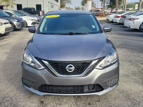 Used 2019 Nissan Sentra SV image 2