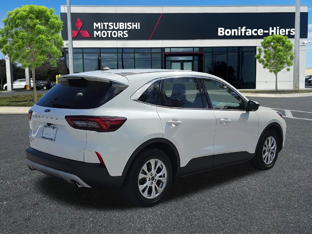 Used 2023 Ford Escape Active FWD image 4