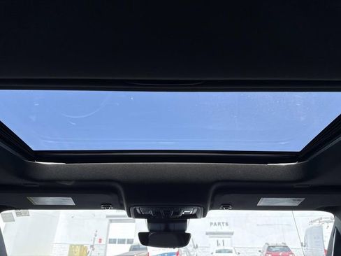 Used 2024 GMC Sierra 1500 AT4 w/ Technology Package AWD/4WD image 18