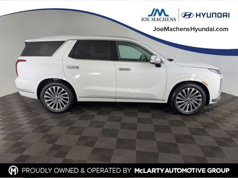 Used 2025 Hyundai Palisade Calligraphy image 4