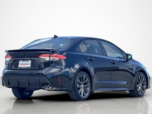 Used 2025 Toyota Corolla SE w/ SE Premium Package FWD image 5
