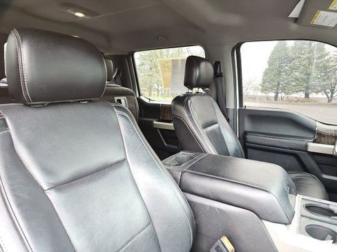 Used 2018 Ford F250 Lariat w/ Chrome Package image 9