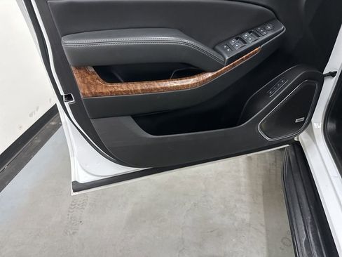 Used 2019 Chevrolet Suburban Premier image 41