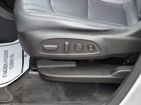 Used 2022 Buick Enclave Premium FWD image 38