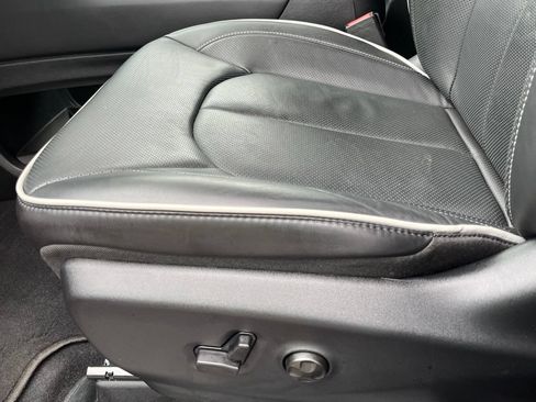 Used 2026 Chrysler Pacifica Limited w/ Uconnect Theater Family Group AWD/4WD image 22