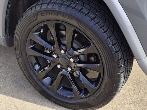 Used 2020 Jeep Grand Cherokee Altitude image 7