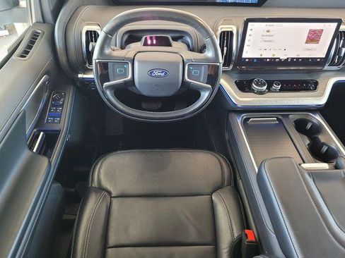 Used 2025 Ford Expedition Max Platinum AWD/4WD image 16