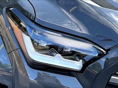 Used 2025 Toyota 4Runner Limited AWD/4WD image 28